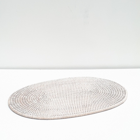 White Oval placemat L