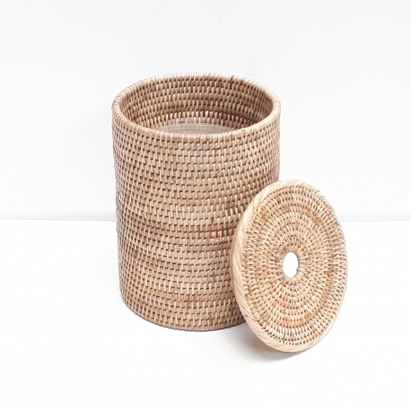 Natural cylindrical waste basket with plastic insert and cover S