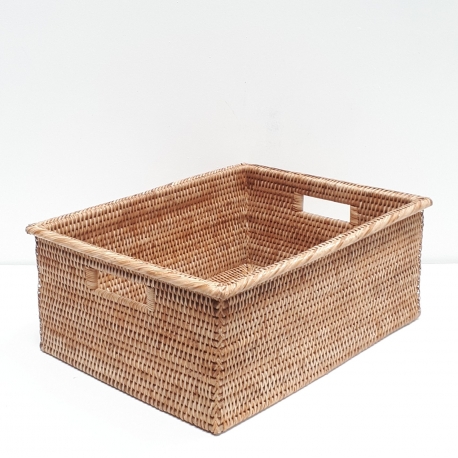Natural rectangular basket with wide edges M
