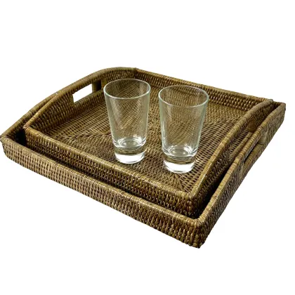Plateaux carrés avec anses