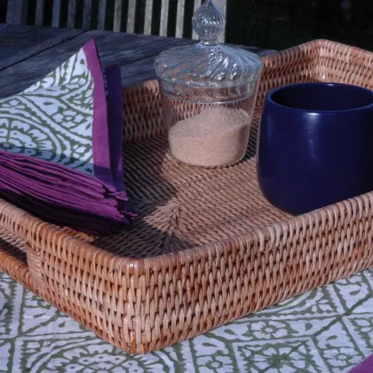 Plateau rectangulaire design en rotin