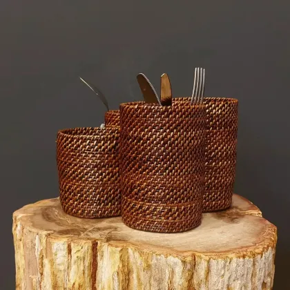 Quadruple cutlery holder