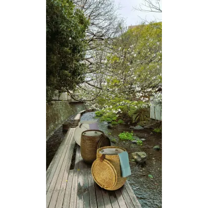 Biarritz laundry basket with its bag